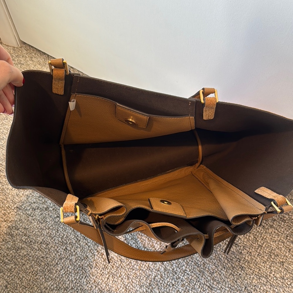 Tory Burch Brown Leather Tote - Open to Offers! - Picture 2 of 10